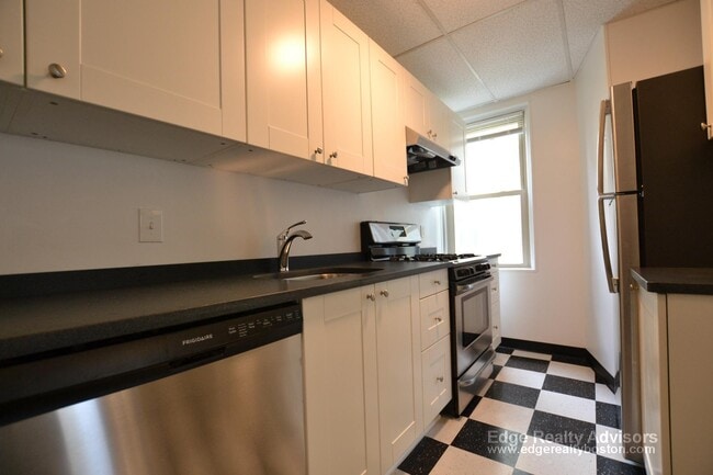 130 Brainerd Rd, Unit 5 in Boston, MA - Building Photo - Building Photo