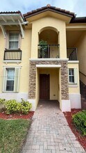 1555 NE 33rd Rd in Homestead, FL - Foto de edificio - Building Photo
