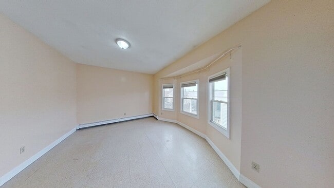 33 Elmore St, Unit 3 in Boston, MA - Building Photo - Building Photo