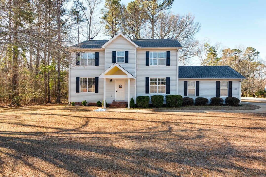 135 Sandwood Dr in Athens, GA - Building Photo