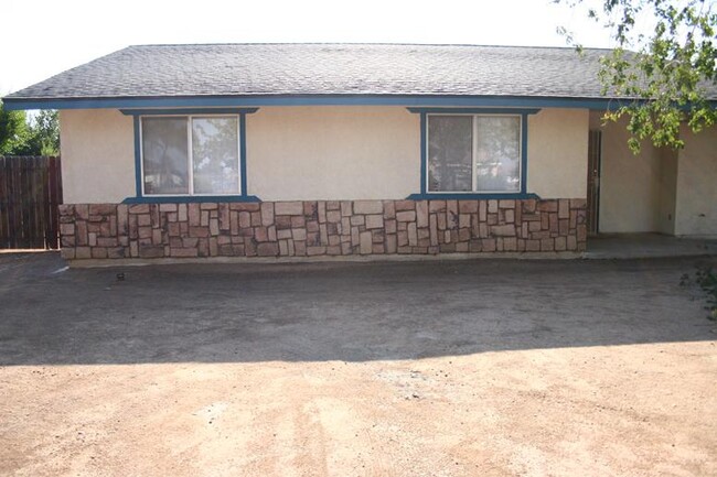 11030 4th Ave in Hesperia, CA - Building Photo - Building Photo