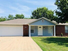 266 Christy Ln in Farmington, AR - Building Photo