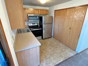 5153-5159-5159 NE Killingsworth St in Portland, OR - Building Photo - Building Photo