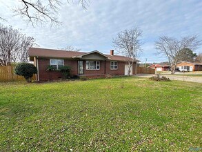1409 N Houston St in Athens, AL - Building Photo - Building Photo