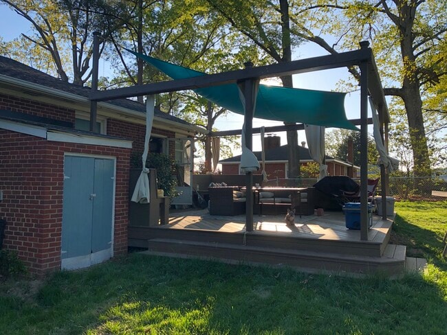 6241 Forest Hill Ave in Richmond, VA - Foto de edificio - Building Photo