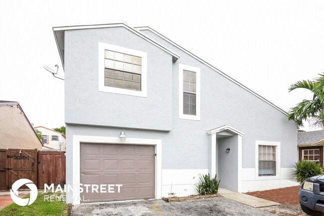 18954 NW 63rd Ct in Hialeah, FL - Building Photo - Building Photo