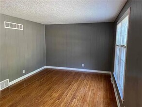 6400 Walrond Ave in Kansas City, MO - Building Photo - Building Photo