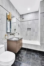 121 E 37th St, Unit 3A in New York, NY - Foto de edificio - Building Photo