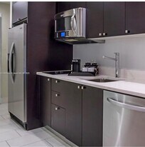 5300 NW 87th Ave, Unit 1507 in Doral, FL - Building Photo