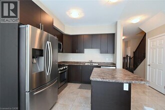 55 Madonna Dr in Hamilton, ON - Building Photo - Building Photo