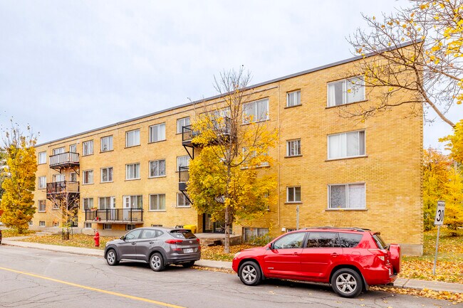 8035 Westover Ch in Côte-St-Luc, QC - Building Photo - Building Photo