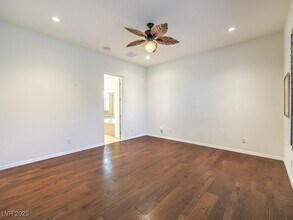 25 Gladewater Dr in Henderson, NV - Foto de edificio - Building Photo