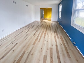 705 State St in Lemont, IL - Foto de edificio - Building Photo