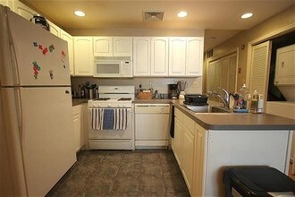 711 Clinton St-Unit -2F in Hoboken, NJ - Building Photo - Building Photo