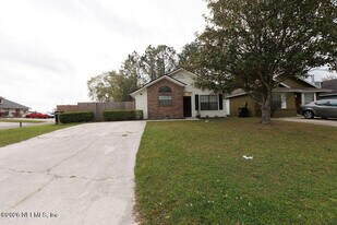 1324 Independence Dr in Orange Park, FL - Building Photo
