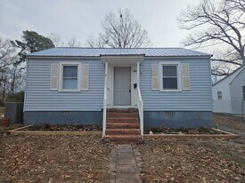 410 Hickory Ave in Sanford, NC - Building Photo