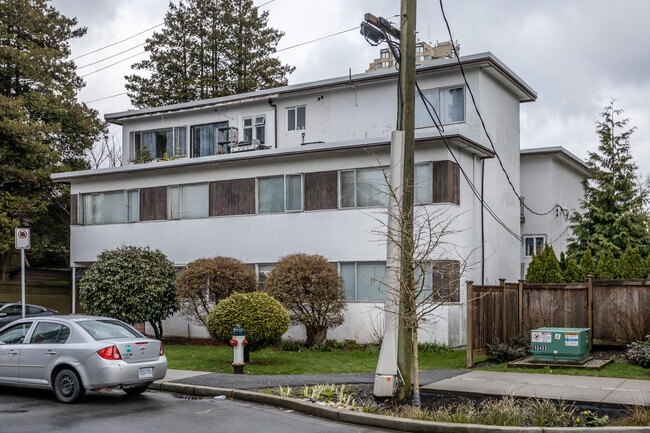 6580 Dunblane Av in Burnaby, BC - Building Photo - Building Photo