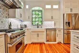3278 Northside Dr NW in Atlanta, GA - Building Photo - Building Photo