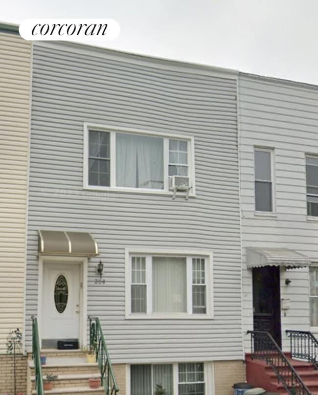 property at 208 31st St