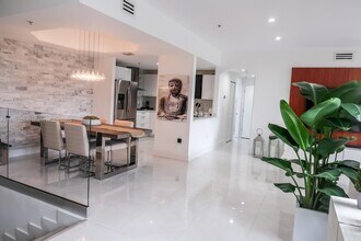 6630 NW 114th Ave in Doral, FL - Building Photo - Building Photo