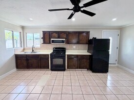 2324 W Maricopa St in Phoenix, AZ - Building Photo