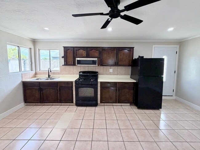 property at 2324 W Maricopa St