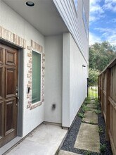 2405 Bastrop St in Houston, TX - Foto de edificio - Building Photo