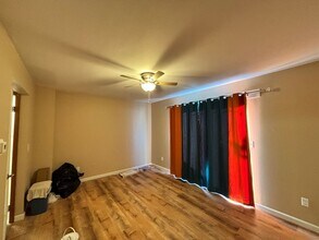 17082 Kingsbrooke Dr in Clinton Township, MI - Foto de edificio - Building Photo