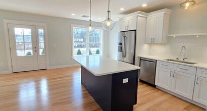603 Portsmouth Ave, Unit unit 204 in Greenland, NH - Building Photo - Building Photo