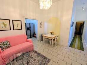 1816 W Grace St, Unit A in Richmond, VA - Building Photo - Building Photo