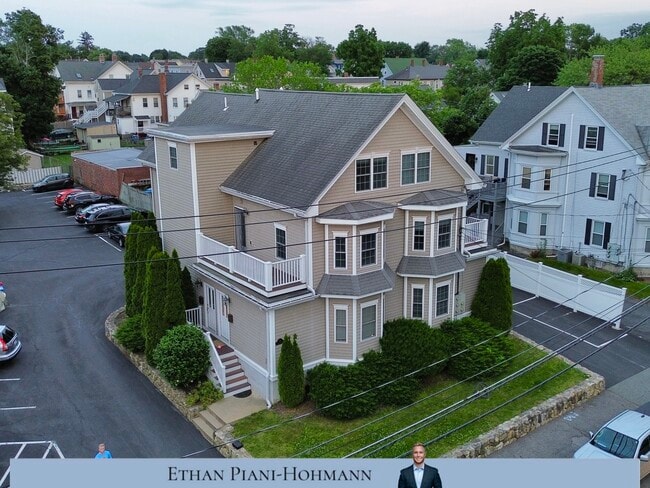146 Adams St, Unit 2