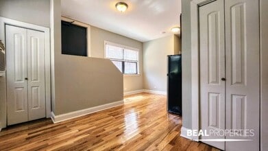 900 W George St in Chicago, IL - Building Photo - Building Photo
