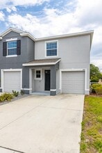 8749 Falling Blue Pl in Riverview, FL - Building Photo - Building Photo