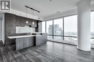 5 St Joseph St in Toronto, ON - Building Photo