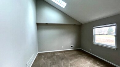 7103 Lydgate Dr in Louisville, KY - Building Photo - Building Photo