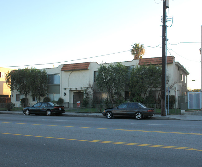 5306 Cahuenga Blvd in North Hollywood, CA - Foto de edificio - Building Photo