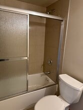 5345 Orchard Pl in Lake City, GA - Foto de edificio - Building Photo