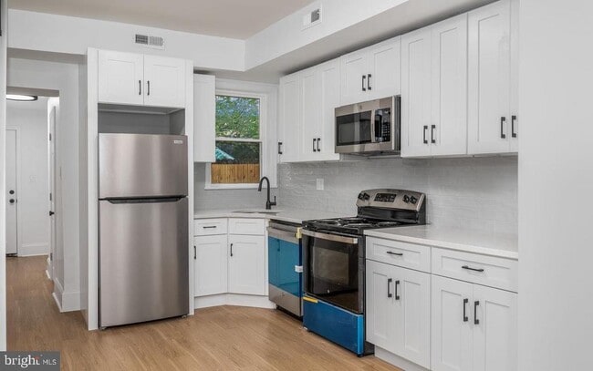 property at 2042 E Somerset St