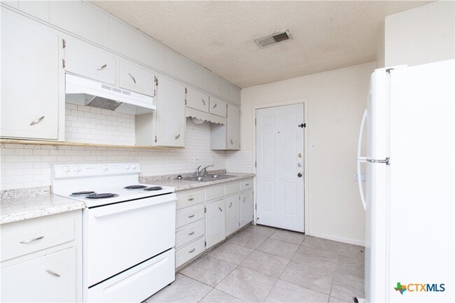 1513 Janis Dr