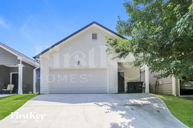 property at 26 Courtyard Ln