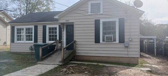 property at 827 W Main St