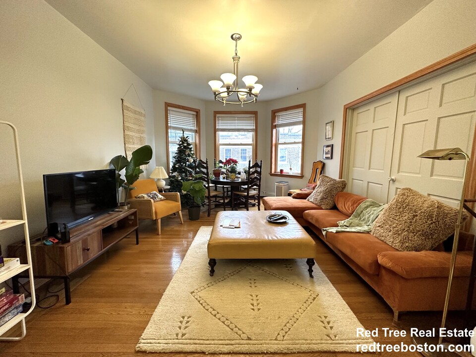 25 Gibbs St, Unit 3 in Brookline, MA - Foto de edificio
