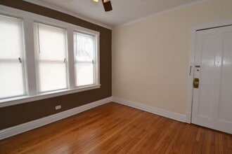 3538 W Grace St, Unit E3 in Chicago, IL - Building Photo - Building Photo