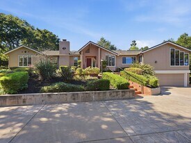 5666 Arboretum Dr in Los Altos, CA - Building Photo