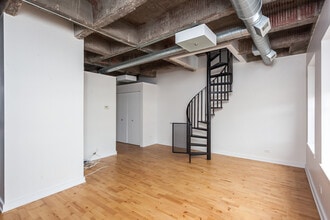 3150 N Sheffield Ave-Unit -501 in Chicago, IL - Building Photo - Building Photo