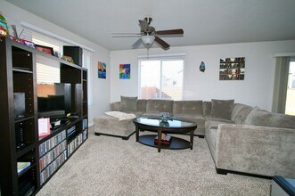 10632 Outfit Dr in Colorado Springs, CO - Building Photo - Building Photo