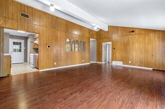 1105 Lawson Dr in Garland, TX - Foto de edificio - Building Photo