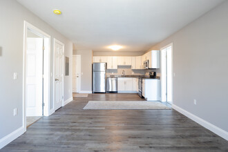 Tulip Ridge Apartments in Liverpool, NY - Building Photo - Interior Photo