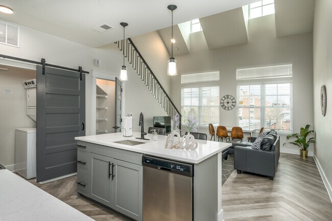 Discovery Park Place in Columbus, OH - Building Photo - Interior Photo