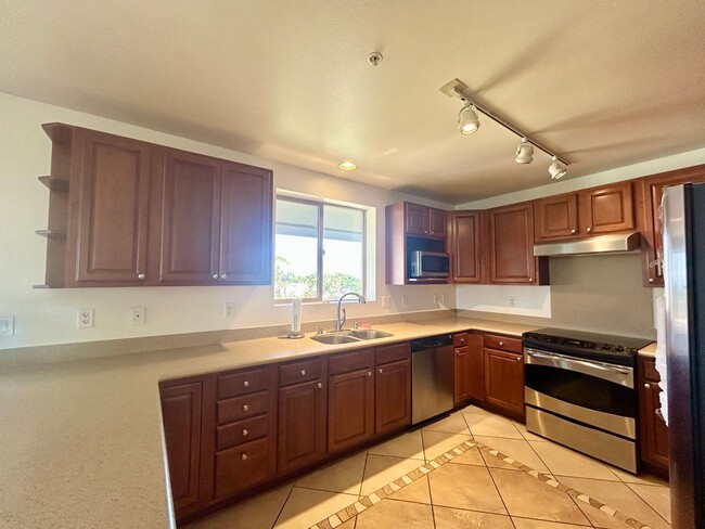1400 Limahana Pl in Lahaina, HI - Building Photo - Building Photo